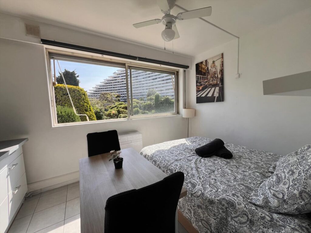 Studio lumineux avec vue sur Marina Baie des Anges